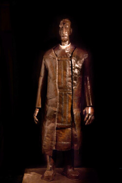 "De pastoor van vrebos" fer polychrome et aluminium 215x75x90 cm (2012)