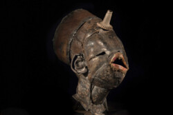 "Tête ouzbèke" fer, cuivre, alu 45x25x40cm (2007)