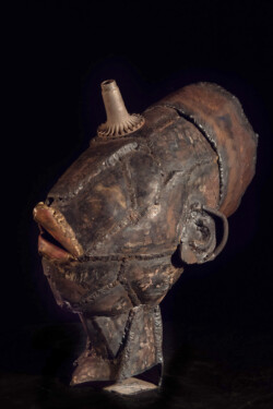 "Tête ouzbèke" fer, cuivre, alu 45x25x40cm (2007)
